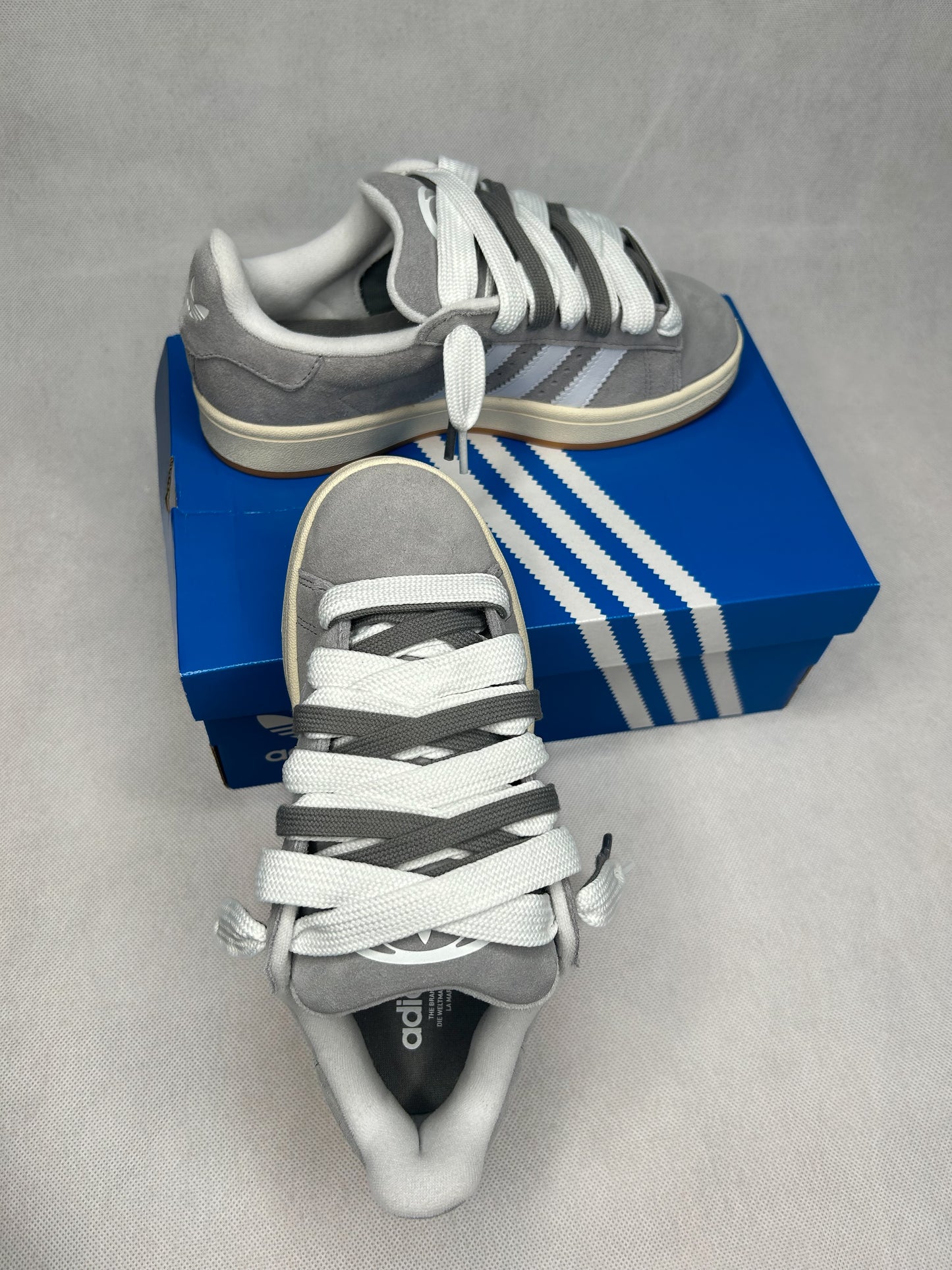 Graue Adidas Campus 00s Double Laces